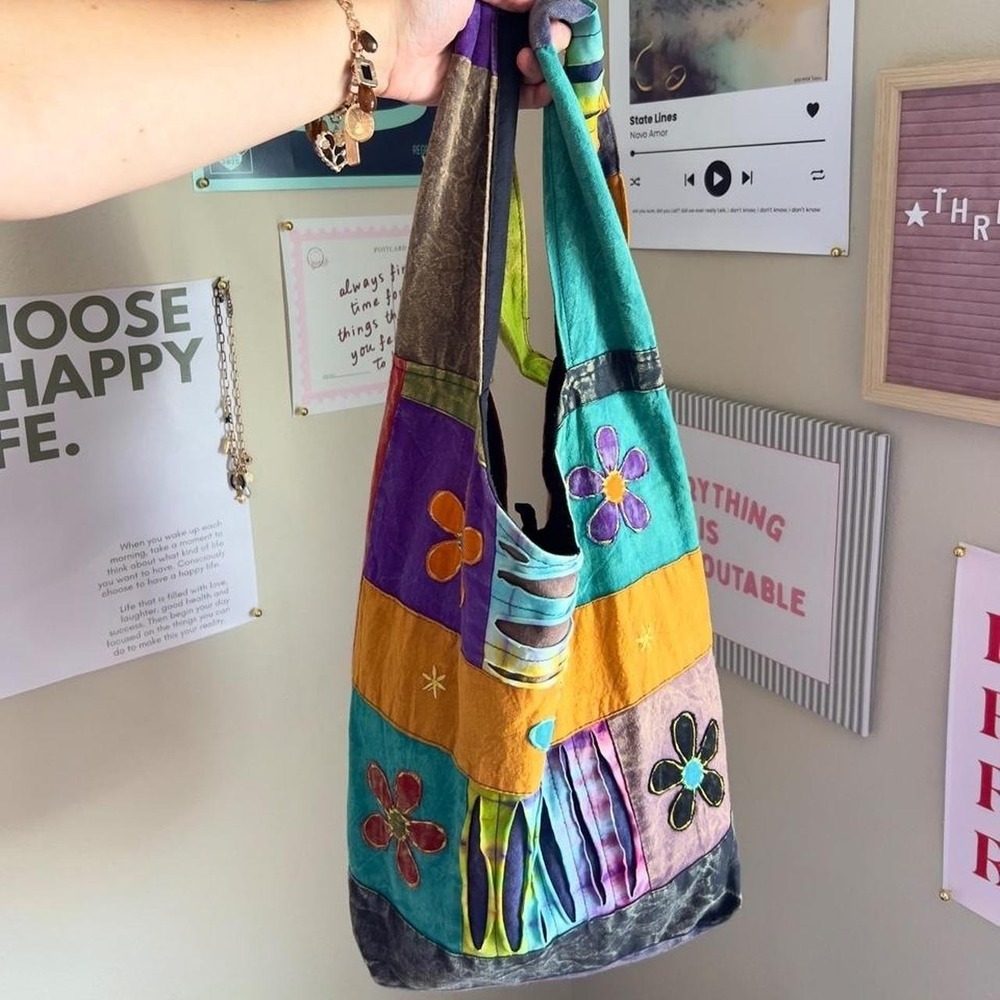 Multi-Colored Patchwork Shoulder Bagβ Floral AppliquΓ©s & Boho Vibe 100% Cotton